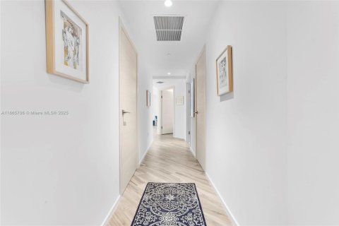 Copropriété à vendre à Miami, Floride: 2 chambres, 107.02 m2 № 1897097 - photo 9