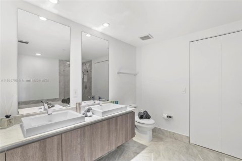 Copropriété à vendre à Miami, Floride: 2 chambres, 107.02 m2 № 1897097 - photo 23