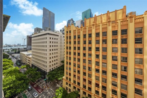 Condo in Miami, Florida, 1 bedroom  № 2037532 - photo 17