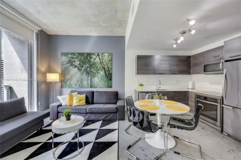 Condo in Miami, Florida, 1 bedroom  № 2037532 - photo 10