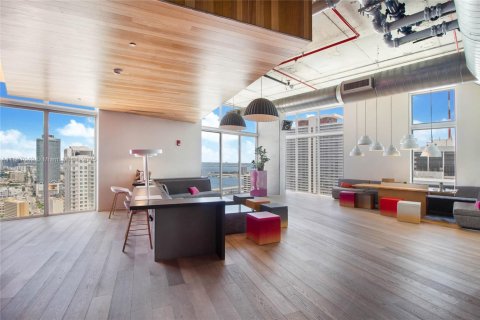 Condo in Miami, Florida, 1 bedroom  № 2037532 - photo 15