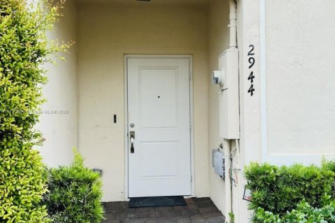 Townhouse in Miami Gardens, Florida 3 bedrooms, 133.97 sq.m. № 1697702 - photo 2