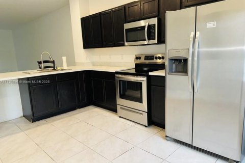 Townhouse in Miami Gardens, Florida 3 bedrooms, 133.97 sq.m. № 1697702 - photo 6