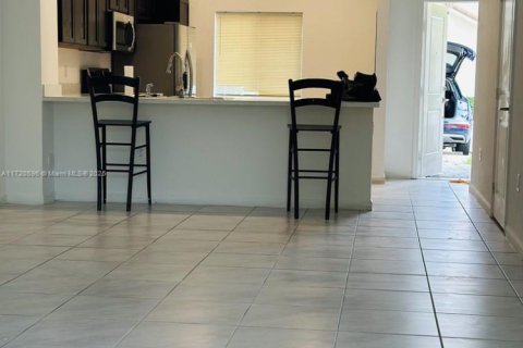 Townhouse in Miami Gardens, Florida 3 bedrooms, 133.97 sq.m. № 1697702 - photo 10