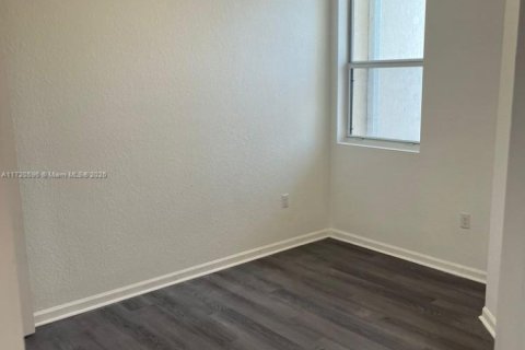 Townhouse in Miami Gardens, Florida 3 bedrooms, 133.97 sq.m. № 1697702 - photo 17