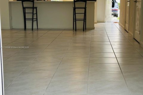 Townhouse in Miami Gardens, Florida 3 bedrooms, 133.97 sq.m. № 1697702 - photo 11