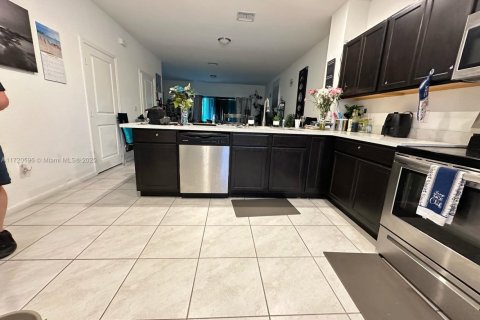 Townhouse in Miami Gardens, Florida 3 bedrooms, 133.97 sq.m. № 1697702 - photo 5