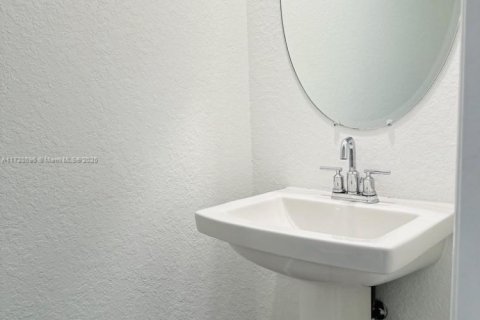 Townhouse in Miami Gardens, Florida 3 bedrooms, 133.97 sq.m. № 1697702 - photo 14