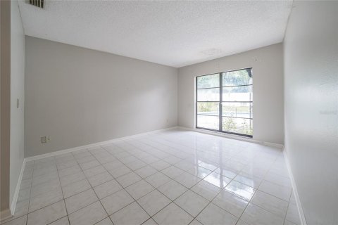 Casa en venta en Temple Terrace, Florida, 4 dormitorios, 187.76 m2 № 1917826 - foto 5