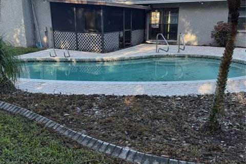 Casa en venta en Temple Terrace, Florida, 4 dormitorios, 187.76 m2 № 1917826 - foto 12