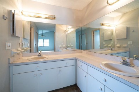 Casa en venta en Temple Terrace, Florida, 4 dormitorios, 187.76 m2 № 1917826 - foto 17