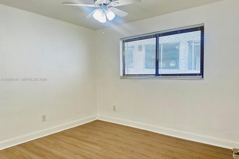 Appartement à louer à Miami, Floride: 2 chambres, 60.39 m2 № 2385310 - photo 3