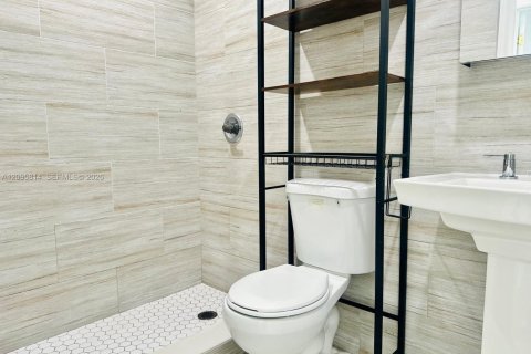 Appartement à louer à Miami, Floride: 2 chambres, 60.39 m2 № 2385310 - photo 12