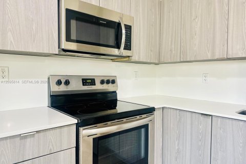 Appartement à louer à Miami, Floride: 2 chambres, 60.39 m2 № 2385310 - photo 4