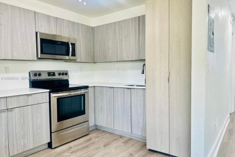 Appartement à Miami, Floride 2 chambres, 60.39 m2 № 2385310