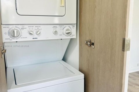 Appartement à louer à Miami, Floride: 2 chambres, 60.39 m2 № 2385310 - photo 6