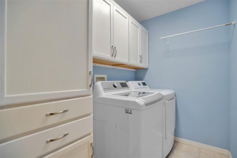 Villa ou maison à vendre à Orlando, Floride: 4 chambres, 266.63 m2 № 2140595 - photo 24