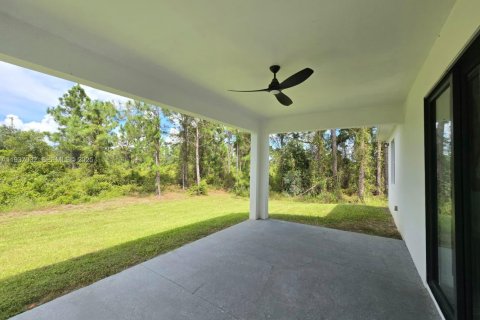 House in Lehigh Acres, Florida 3 bedrooms № 1994895 - photo 6