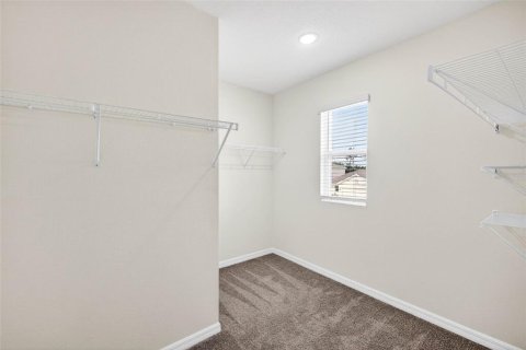 Casa en venta en Zephyrhills, Florida, 5 dormitorios, 227.89 m2 № 2223315 - foto 29