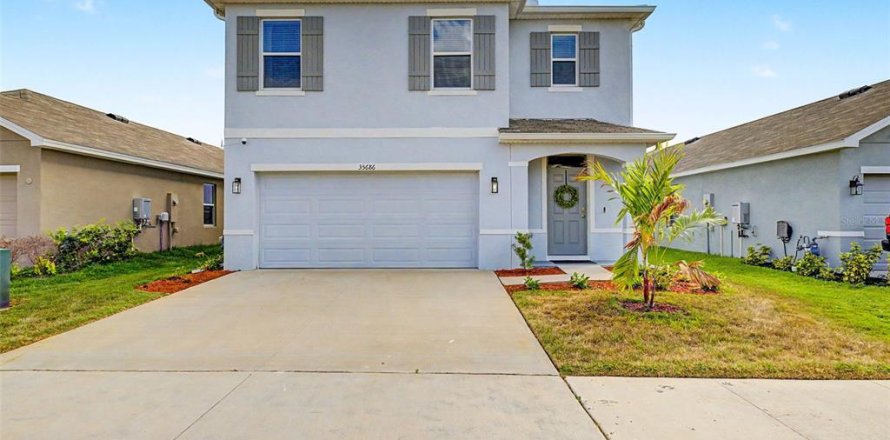 Casa en Zephyrhills, Florida 5 dormitorios, 227.89 m2 № 2223315