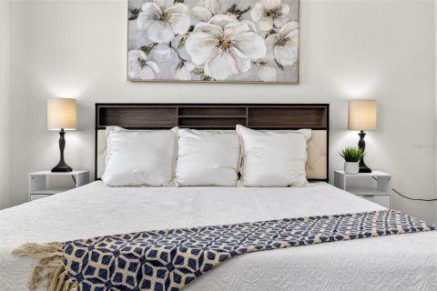 Casa en venta en Zephyrhills, Florida, 5 dormitorios, 227.89 m2 № 2223315 - foto 23
