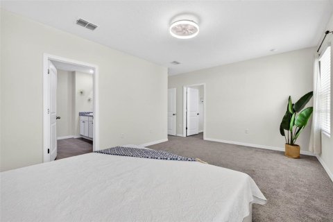 Casa en venta en Zephyrhills, Florida, 5 dormitorios, 227.89 m2 № 2223315 - foto 24