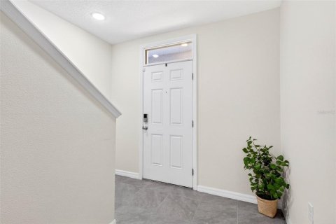 Casa en venta en Zephyrhills, Florida, 5 dormitorios, 227.89 m2 № 2223315 - foto 4