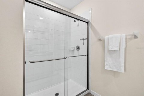 Casa en venta en Zephyrhills, Florida, 5 dormitorios, 227.89 m2 № 2223315 - foto 28