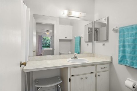 Condominio en venta en Zephyrhills, Florida, 2 dormitorios, 93.65 m2 № 2098996 - foto 20