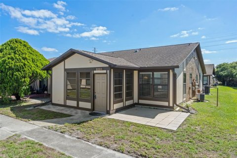 Condominio en venta en Zephyrhills, Florida, 2 dormitorios, 93.65 m2 № 2098996 - foto 28