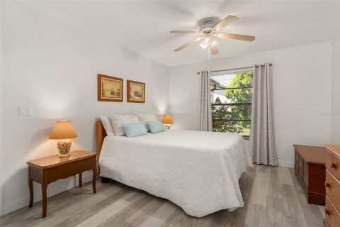 Condominio en venta en Zephyrhills, Florida, 2 dormitorios, 93.65 m2 № 2098996 - foto 17