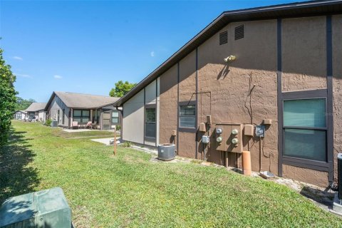 Condominio en venta en Zephyrhills, Florida, 2 dormitorios, 93.65 m2 № 2098996 - foto 29