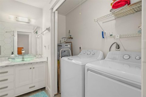Condominio en venta en Zephyrhills, Florida, 2 dormitorios, 93.65 m2 № 2098996 - foto 26