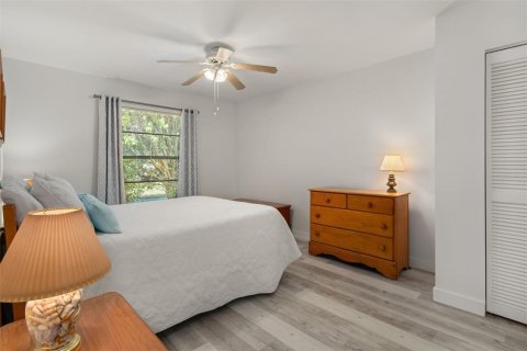 Condominio en venta en Zephyrhills, Florida, 2 dormitorios, 93.65 m2 № 2098996 - foto 16