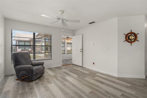 Condominio en venta en Zephyrhills, Florida, 2 dormitorios, 93.65 m2 № 2098996 - foto 8