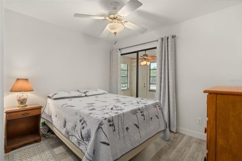 Condominio en venta en Zephyrhills, Florida, 2 dormitorios, 93.65 m2 № 2098996 - foto 23