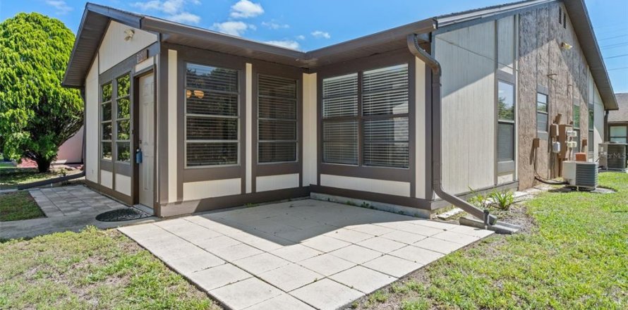 Condominio en Zephyrhills, Florida, 2 dormitorios № 2098996