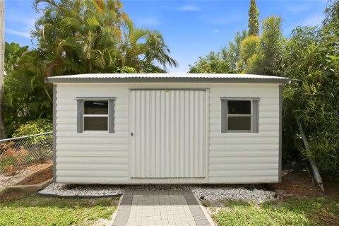 House in Fort Myers, Florida 3 bedrooms, 151.9 sq.m. № 2094383 - photo 26