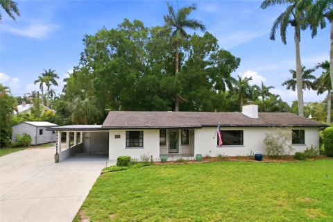 House in Fort Myers, Florida 3 bedrooms, 151.9 sq.m. № 2094383