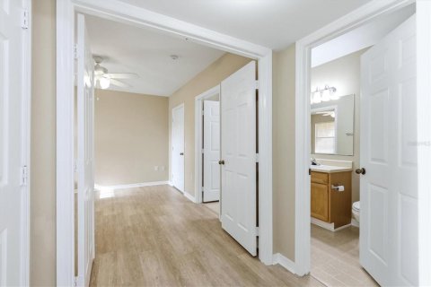 Condominio en alquiler en Sarasota, Florida, 1 dormitorio, 76.37 m2 № 2096028 - foto 17