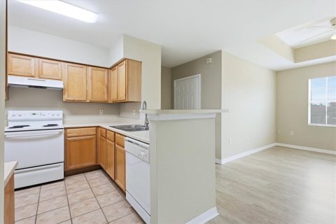 Condominio en alquiler en Sarasota, Florida, 1 dormitorio, 76.37 m2 № 2096028 - foto 11