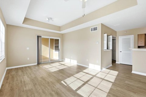 Condominio en alquiler en Sarasota, Florida, 1 dormitorio, 76.37 m2 № 2096028 - foto 5