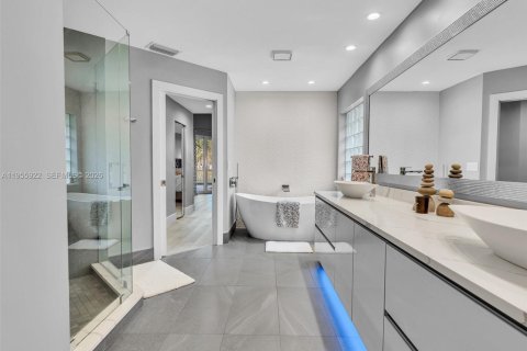 House in Weston, Florida 5 bedrooms, 260.78 sq.m. № 2010553 - photo 25