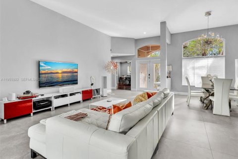 House in Weston, Florida 5 bedrooms, 260.78 sq.m. № 2010553 - photo 18