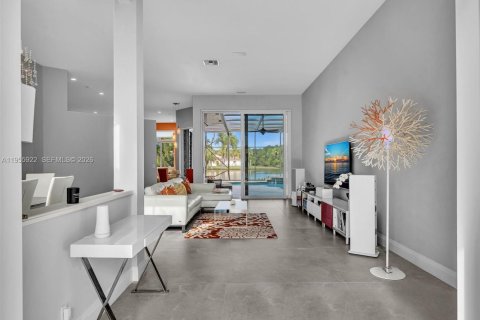 House in Weston, Florida 5 bedrooms, 260.78 sq.m. № 2010553 - photo 15