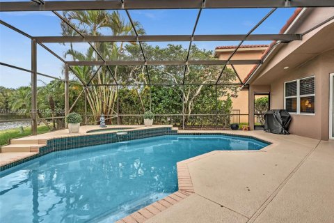 House in Weston, Florida 5 bedrooms, 260.78 sq.m. № 2010553 - photo 30