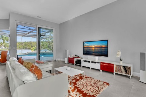 House in Weston, Florida 5 bedrooms, 260.78 sq.m. № 2010553 - photo 16