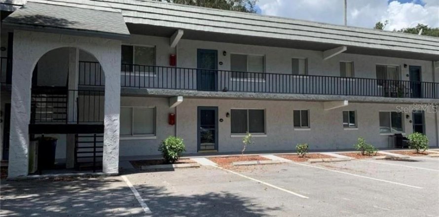 Condominio en Bartow, Florida, 1 dormitorio  № 1913438