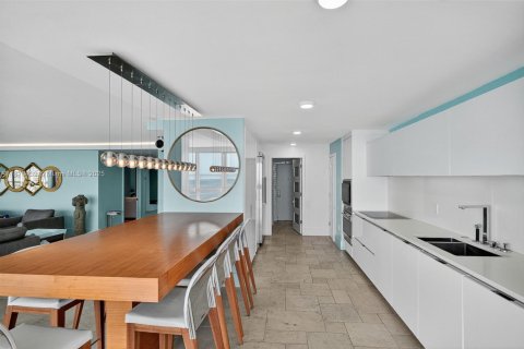 Condominio en venta en Key Biscayne, Florida, 3 dormitorios, 344.76 m2 № 1983246 - foto 13