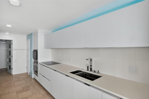 Condominio en venta en Key Biscayne, Florida, 3 dormitorios, 344.76 m2 № 1983246 - foto 15